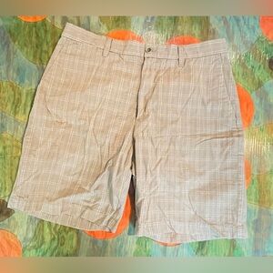 Van Heusen Shorts Mens 36 Beige Brown Plaid Shorts Cotton Pockets Casual Travel